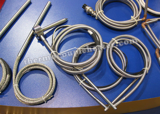 金属スクリーンの袖が付いている発熱体のカートリッジ ヒーターを処理するプラスチック