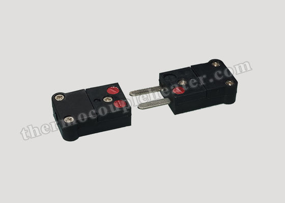 耐久の熱電対の部品のオメガ様式の熱電対はソケットを差し込みます