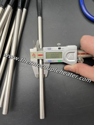 工業用温度制御用の内蔵熱電偶を持つカートリッジヒーター
